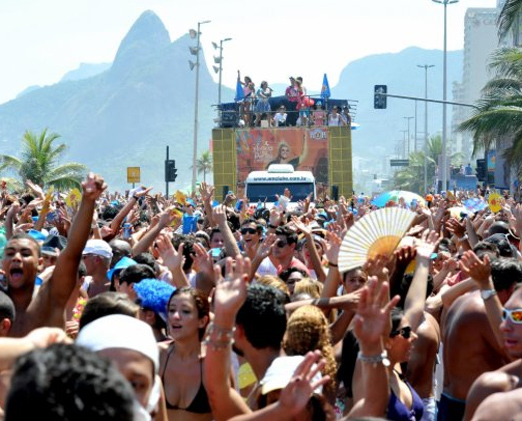 Foliões nas ruas do Rio