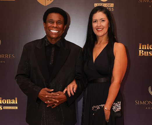 Neguinho da Beija-Flor e Elaine Reis