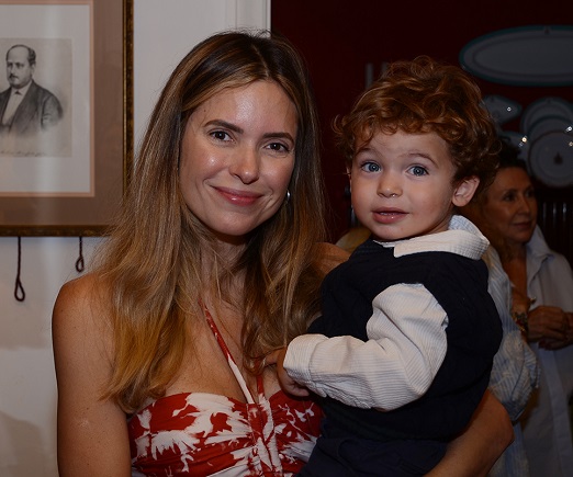 Barbara Pittigliani e o filho José Inácio