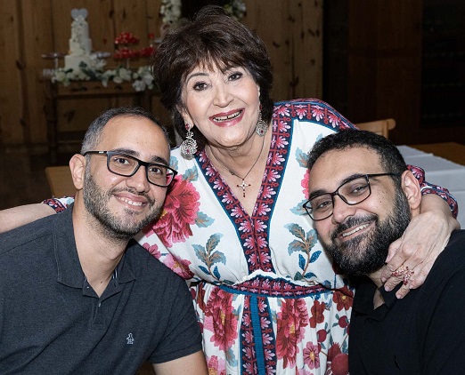 Micheline Thomé com os filhos Cesar e Rafael