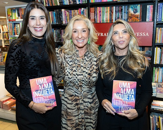 Leticia Linton entre Tamires Andrade e Regina Novaes
