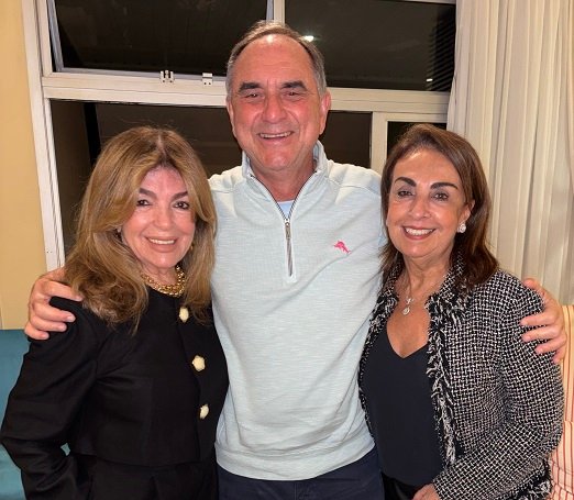 Sonia Simonsen com o casal Ivens e Tania Carvalho